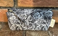 Black and White Roses Floral Glasses Case